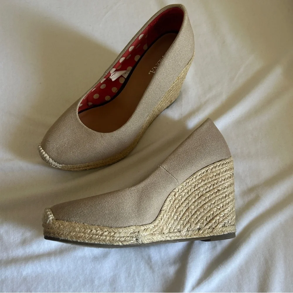 Merona Canvas Espadrille Wedged Heel Women’s 6 Beige Dressy Casual Office Date